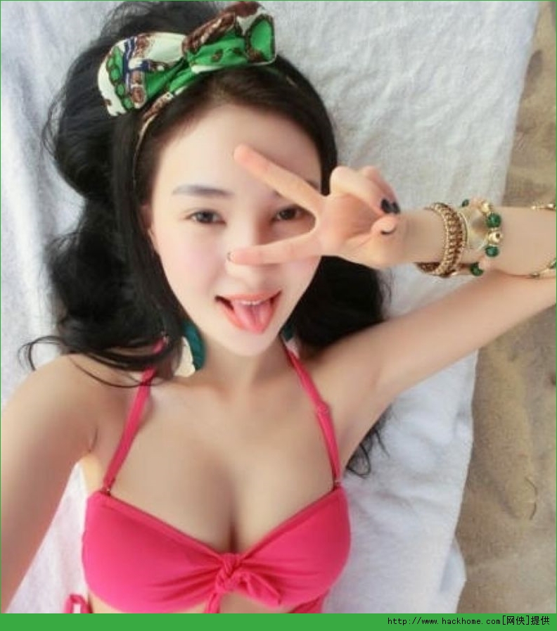 《郭美美海边比基尼写真图片》郭美美1991年6月15日出生,曾经因为红十字会事件总经理而炫富引发全国上下争议,现在貌似又在某个位置筹拍电影,现在网侠小编收集到郭美美在海边基尼写真图片一共八张,全部为png格式文件,里面有她自拍、骑摩托艇、躺着等各种姿势,喜欢的朋友可以下载~